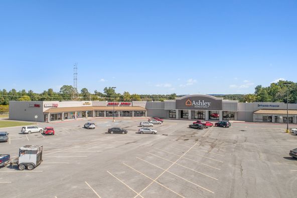 Scottsboro Marketplace: 24833 John T Reid Pkwy, Scottsboro, AL 35768